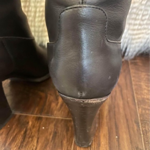 Louis Vuitton Leather Knee-High Riding Boots Size 39.5 (9) - Picture 4 of 7